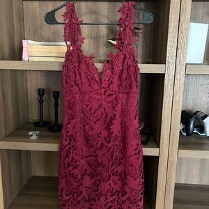 Women's Lace V-Neck Sleeveless Dress in Burgundy